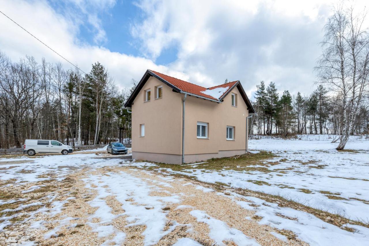 Apartman Vedro Polje Госпич Экстерьер фото