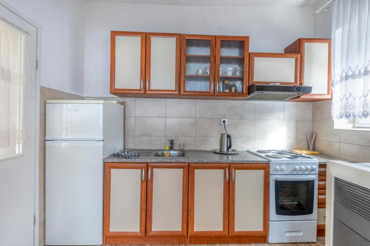 Apartman Vedro Polje Госпич Экстерьер фото