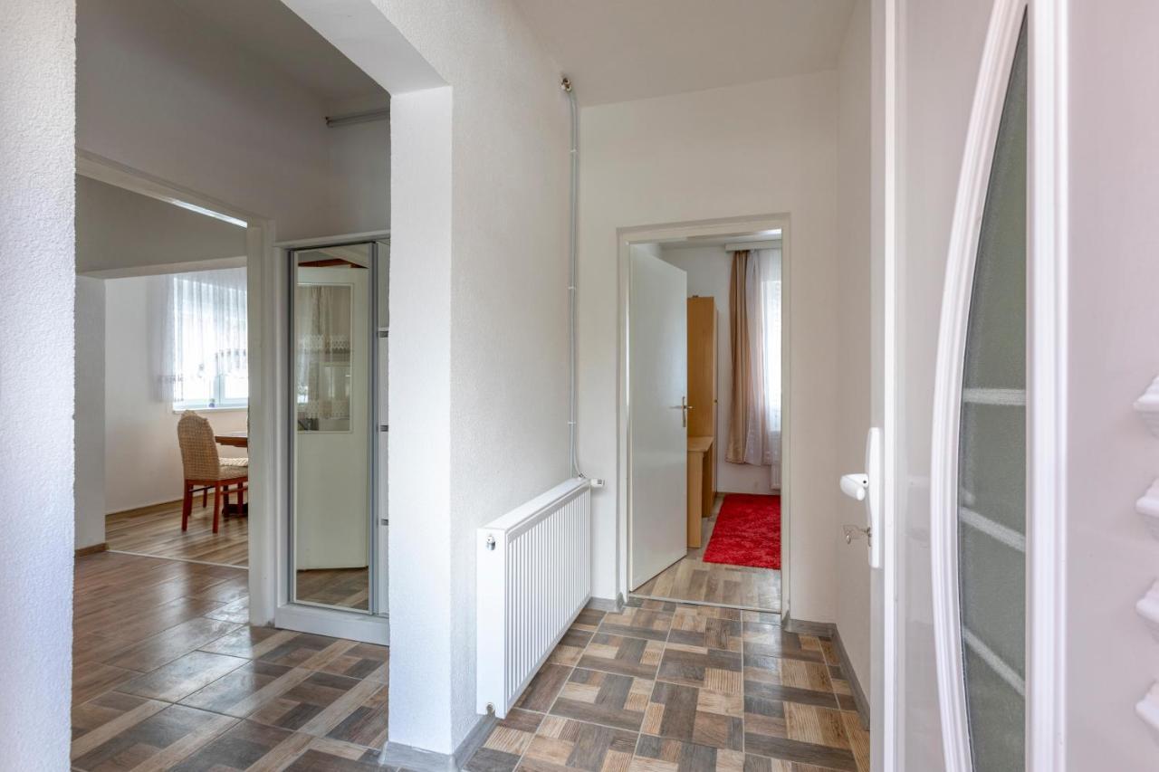 Apartman Vedro Polje Госпич Экстерьер фото