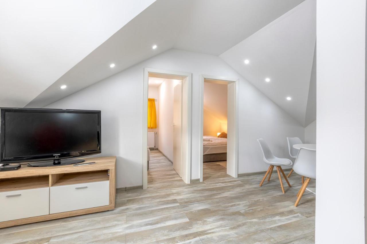Apartman Vedro Polje Госпич Экстерьер фото