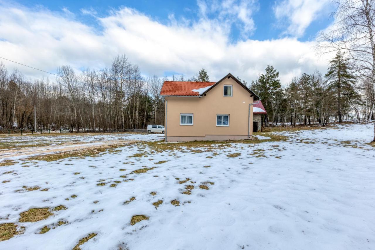 Apartman Vedro Polje Госпич Экстерьер фото